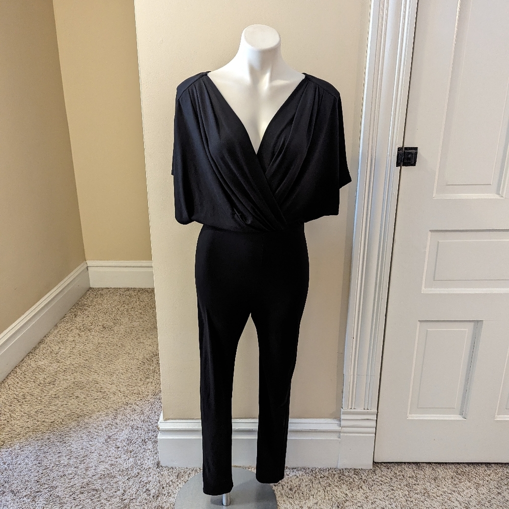Fashion Nova black straight leg v neck jumpsuit size S